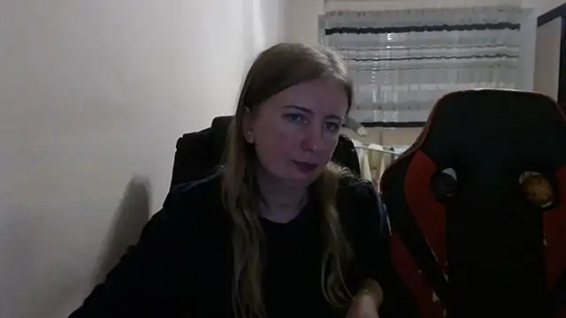 PeterAndJen online show from 10/28/25, 07:27