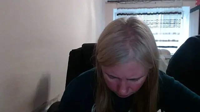 PeterAndJen online show from 04/30/26, 05:52