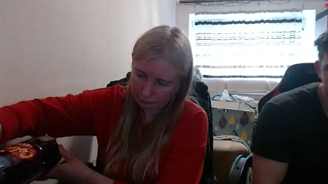 Snapshot of PeterAndJen chatting on 05/08/26, 05:07 PeterAndJen online show from 05/08/26, 05:07