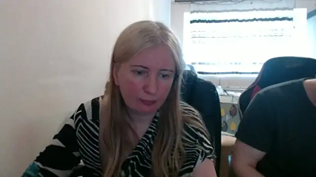 Snapshot of PeterAndJen chatting on 05/11/26, 02:56 PeterAndJen online show from 05/11/26, 02:56