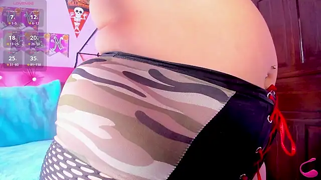 crissn0707 online show from 10/18/25, 12:17