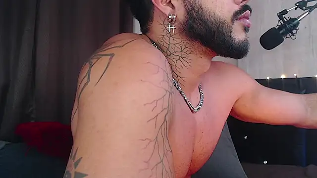 Artemis Kazttman online show from 12/08/24, 01:47