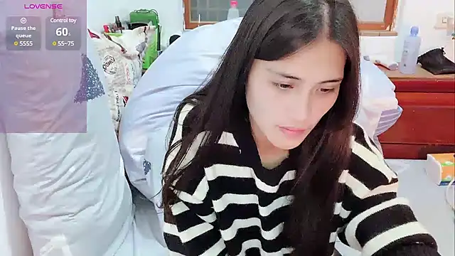 Snapshot of coco0318 chatting on 12/19/24, 02:46 coco0318 online show from 12/19/24, 02:46