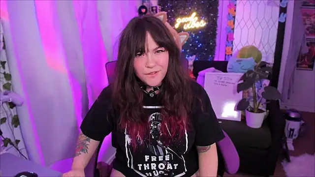 JennKenobi online show from 05/13/26, 02:36