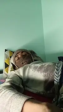 Snapshot of PrabV0319 chatting on 12/22/25, 09:06 PrabV0319 online show from 12/22/25, 09:06