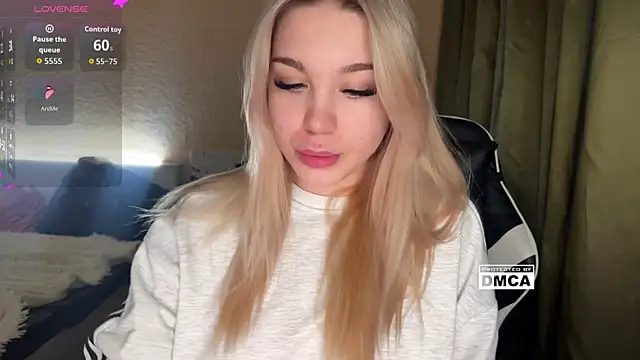 ariashaa online show from 11/18/25, 05:39