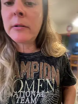 Snapshot of misslulipop chatting on 03/08/25, 11:28 misslulipop online show from 03/08/25, 11:28