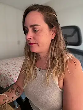 Snapshot of misslulipop chatting on 03/16/25, 08:54 misslulipop online show from 03/16/25, 08:54