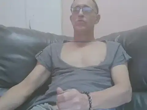 Snapshot of annitsx chatting on 04/18/26, 08:51 annitsx online show from 04/18/26, 08:51