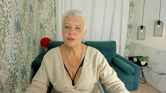 Snapshot of KathySunn chatting on 10/01/25, 07:14 KathySunn online show from 10/01/25, 07:14