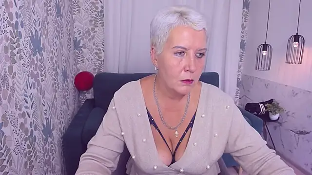 Snapshot of KathySunn chatting on 10/09/25, 07:17 KathySunn online show from 10/09/25, 07:17