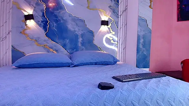 lorrayne  online show from 10/22/25, 12:05