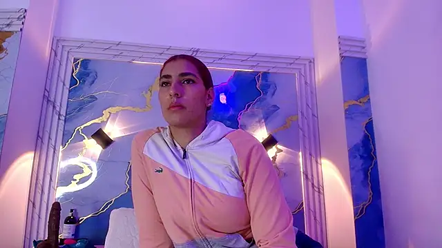 lorrayne  online show from 11/29/25, 12:19