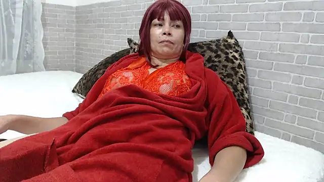 Snapshot of sweet_luana chatting on 12/18/25, 05:02 sweet luana online show from 12/18/25, 05:02