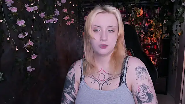 AsheLucker online show from 06/14/26, 07:43