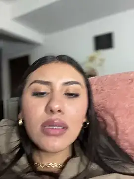 Snapshot of Ambar_pe_ chatting on 01/05/25, 03:32 Ambar pe online show from 01/05/25, 03:32