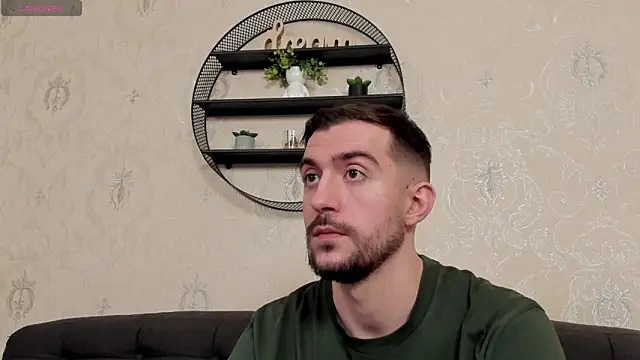 Snapshot of Dylan_Best chatting on 02/15/26, 02:08 Dylan Best online show from 02/15/26, 02:08