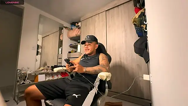 jordylatin20 online show from 11/08/25, 01:39