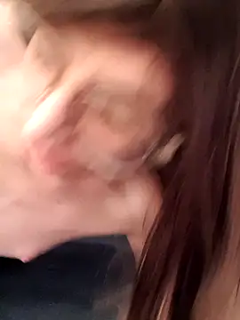 Snapshot of LouGabriel chatting on 01/05/25, 12:42 LouGabriel online show from 01/05/25, 12:42