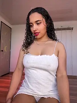 Lucy Marin online show from 01/04/25, 01:53