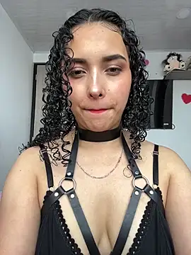 Lucy Marin online show from 03/07/25, 03:39