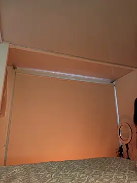 Lucy Marin online show from 12/02/25, 04:57