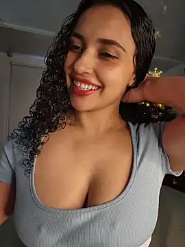 Lucy Marin online show from 12/15/25, 04:44