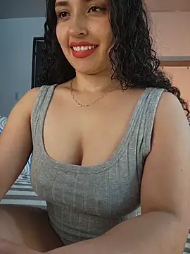 Lucy Marin online show from 05/06/26, 04:34