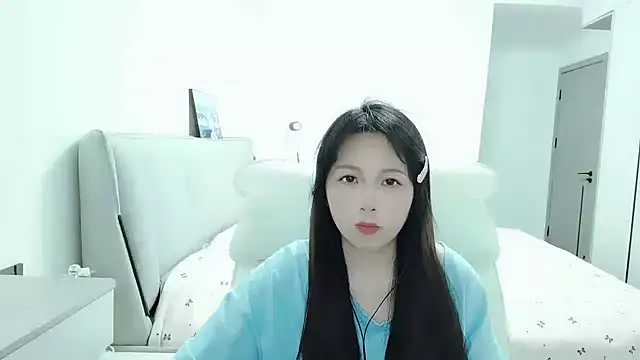 Sunset glow online show from 05/05/26, 01:52
