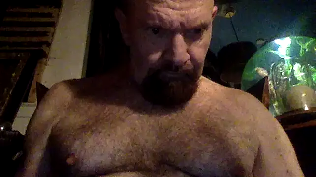 Snapshot of masculinebottom chatting on 10/05/25, 01:42 masculinebottom online show from 10/05/25, 01:42
