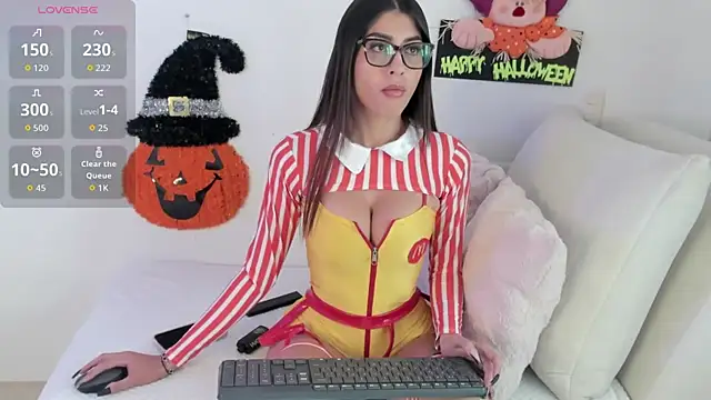 Sophiia Castro online show from 10/31/25, 06:42