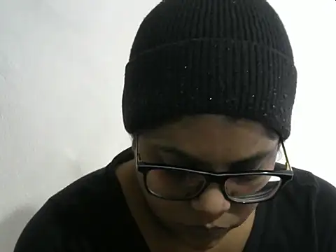 Snapshot of Sultryindianx100 chatting on 04/22/26, 08:50 Sultryindianx100 online show from 04/22/26, 08:50