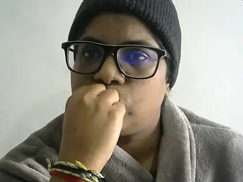Snapshot of Sultryindianx100 chatting on 04/24/26, 08:06 Sultryindianx100 online show from 04/24/26, 08:06