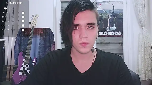 Snapshot of sademobeer chatting on 09/11/25, 10:32 sademobeer online show from 09/11/25, 10:32