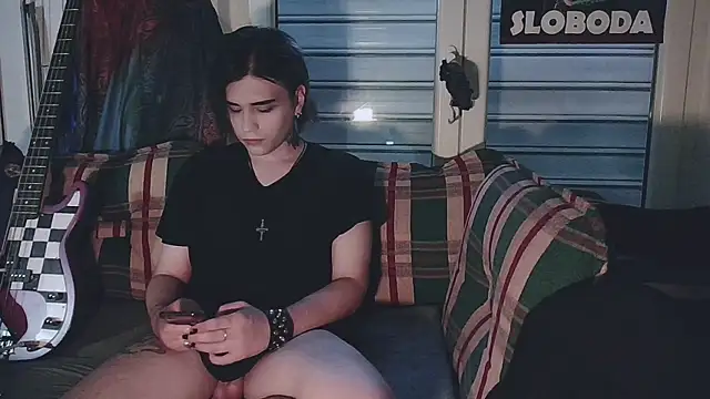 Snapshot of sademobeer chatting on 09/23/25, 05:32 sademobeer online show from 09/23/25, 05:32