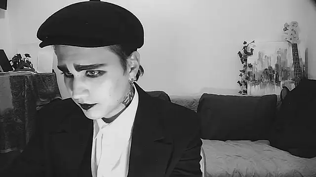 Snapshot of sademobeer chatting on 09/29/25, 02:27 sademobeer online show from 09/29/25, 02:27