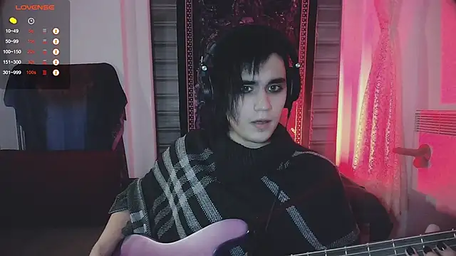 Snapshot of sademobeer chatting on 10/12/25, 04:11 sademobeer online show from 10/12/25, 04:11