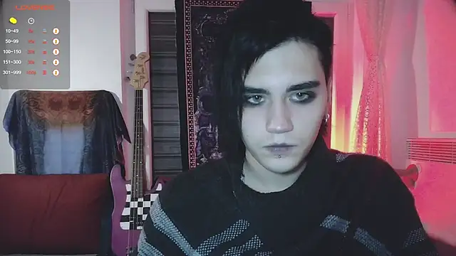 Snapshot of sademobeer chatting on 10/15/25, 01:28 sademobeer online show from 10/15/25, 01:28