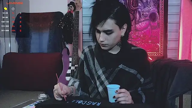 Snapshot of sademobeer chatting on 10/17/25, 07:11 sademobeer online show from 10/17/25, 07:11