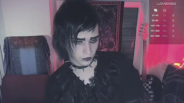 Snapshot of sademobeer chatting on 10/28/25, 10:34 sademobeer online show from 10/28/25, 10:34