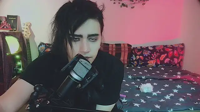 Snapshot of sademobeer chatting on 11/09/25, 01:26 sademobeer online show from 11/09/25, 01:26