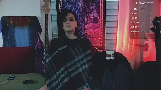 Snapshot of sademobeer chatting on 11/18/25, 08:19 sademobeer online show from 11/18/25, 08:19