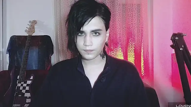 Snapshot of sademobeer chatting on 12/03/25, 04:20 sademobeer online show from 12/03/25, 04:20