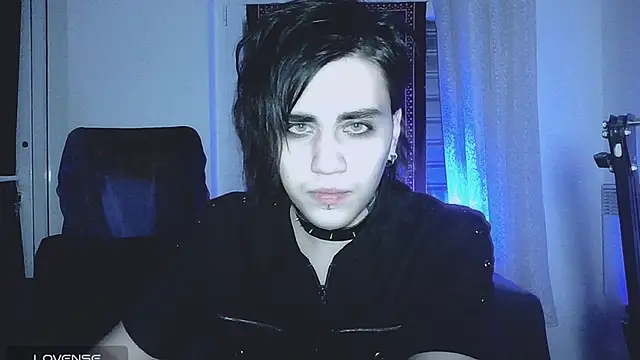 Snapshot of sademobeer chatting on 12/14/25, 12:27 sademobeer online show from 12/14/25, 12:27