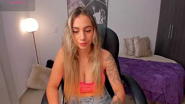 Snapshot of StacyConner chatting on 03/18/25, 11:53 StacyConner online show from 03/18/25, 11:53