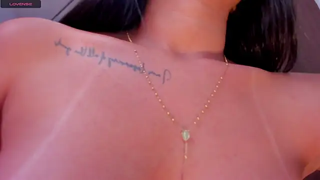 VictoriaLeia online show from 12/21/24, 04:41