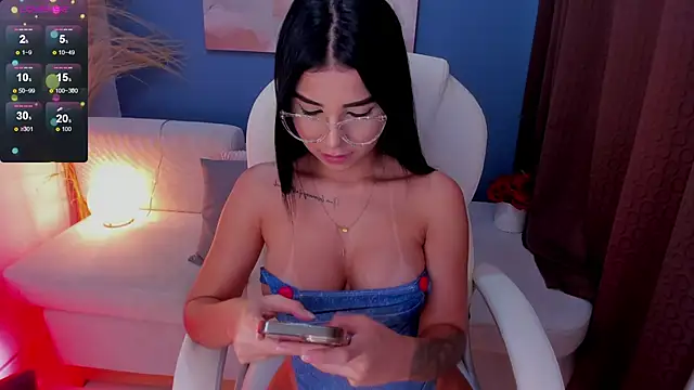 VictoriaLeia online show from 03/17/25, 10:17