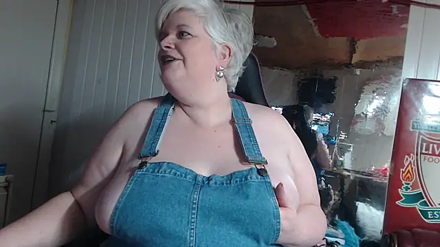 sexychazza16 online show from 12/09/24, 07:50