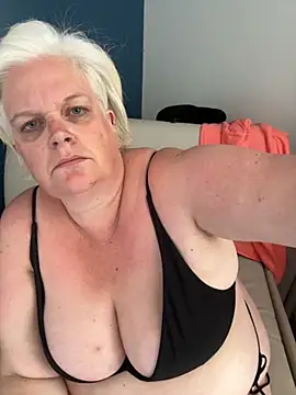 sexychazza16 online show from 10/04/25, 03:21