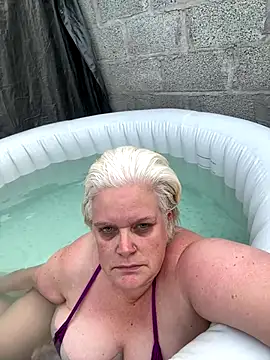 sexychazza16 online show from 10/25/25, 08:11